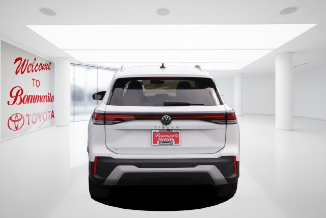Volkswagen Tiguan Vehicle Image 06