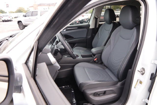 Volkswagen Tiguan Vehicle Image 09