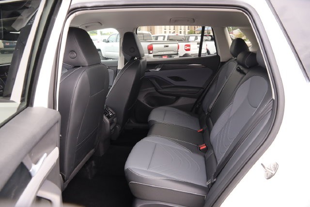 Volkswagen Tiguan Vehicle Image 10