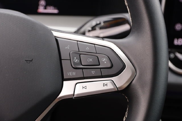 Volkswagen Tiguan Vehicle Image 13