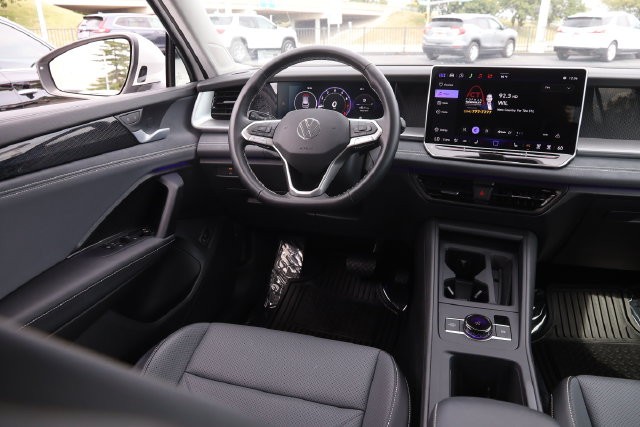 Volkswagen Tiguan Vehicle Image 21