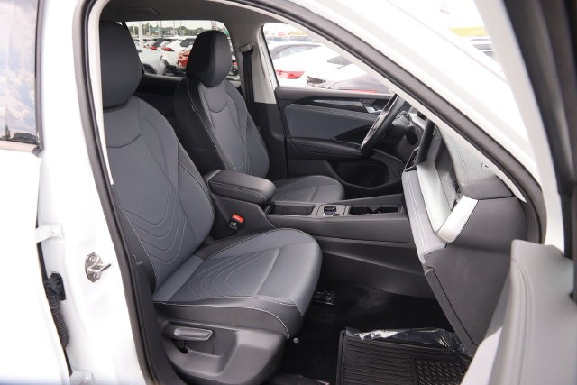 Volkswagen Tiguan Vehicle Image 25