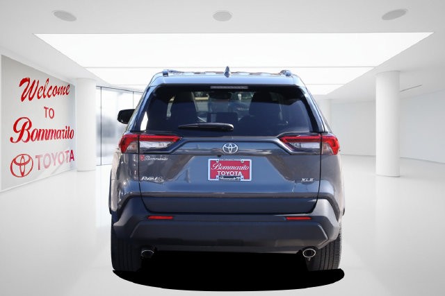 Toyota RAV4 Vehicle Image 06