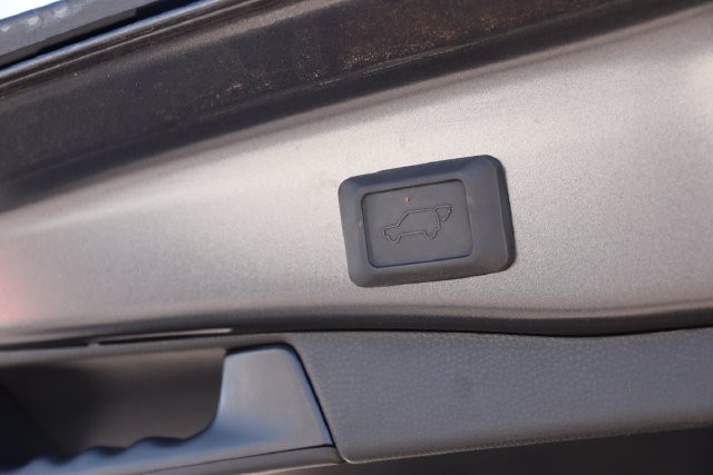 Toyota RAV4 Vehicle Image 08
