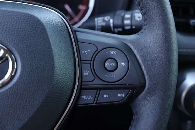 Toyota RAV4 Vehicle Image 14