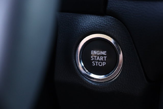 Toyota RAV4 Vehicle Image 16