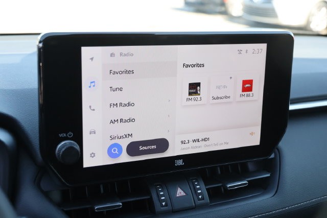Toyota RAV4 Vehicle Image 18