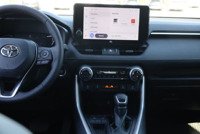 Toyota RAV4 Vehicle Image 26