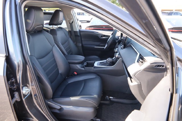 Toyota RAV4 Vehicle Image 28
