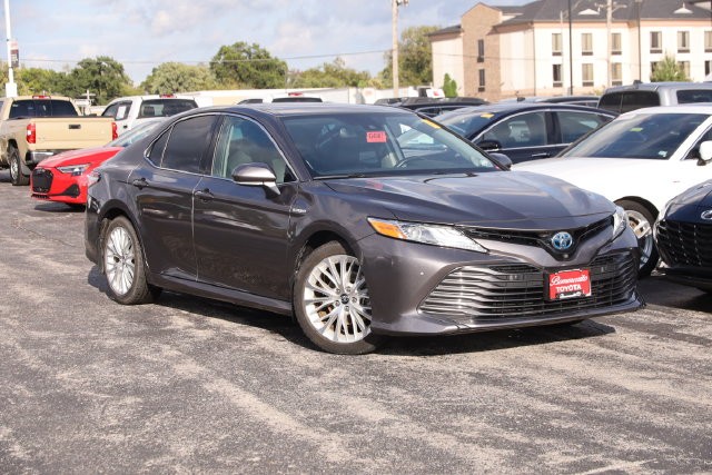 Toyota Camry Vehicle Image 02