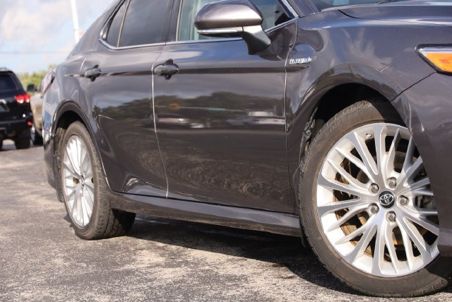 Toyota Camry Vehicle Image 03
