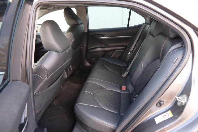 Toyota Camry Vehicle Image 10