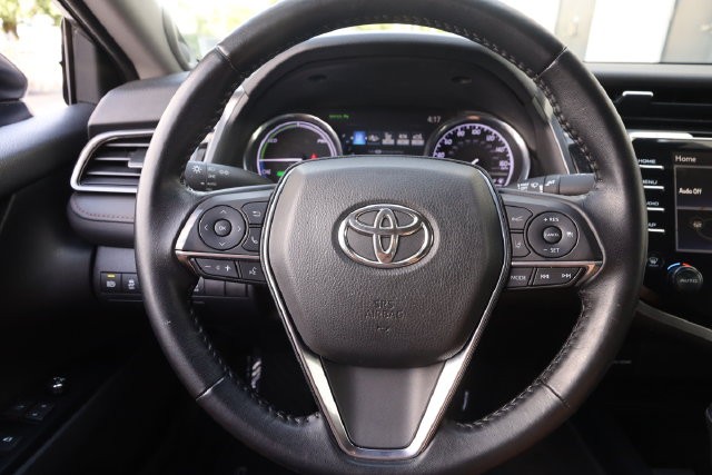 Toyota Camry Vehicle Image 11