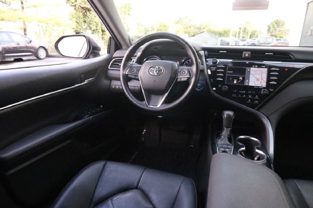 Toyota Camry Vehicle Image 24