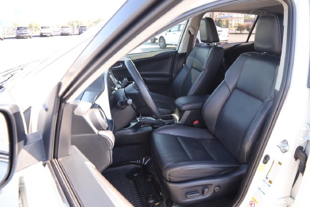 Toyota RAV4 Vehicle Image 10