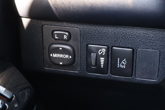 Toyota RAV4 Vehicle Image 21