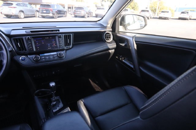 Toyota RAV4 Vehicle Image 26