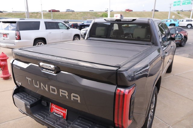 Toyota Tundra 4WD Vehicle Image 07