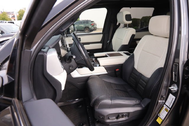 Toyota Tundra 4WD Vehicle Image 09