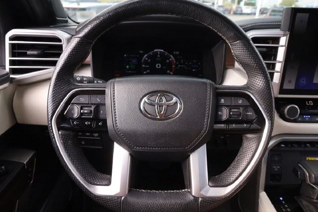 Toyota Tundra 4WD Vehicle Image 11