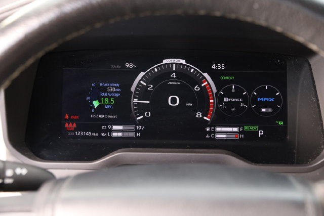 Toyota Tundra 4WD Vehicle Image 14