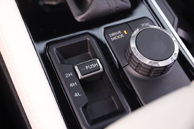 Toyota Tundra 4WD Vehicle Image 21