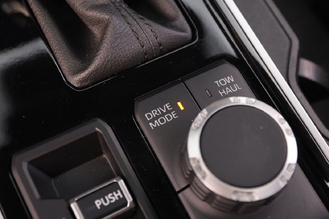 Toyota Tundra 4WD Vehicle Image 22