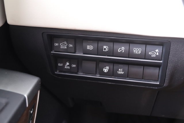 Toyota Tundra 4WD Vehicle Image 23
