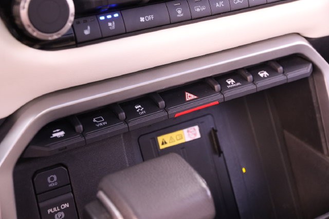 Toyota Tundra 4WD Vehicle Image 24