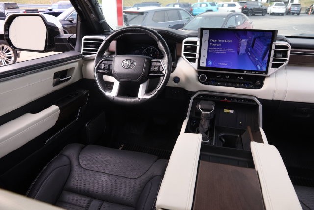 Toyota Tundra 4WD Vehicle Image 26