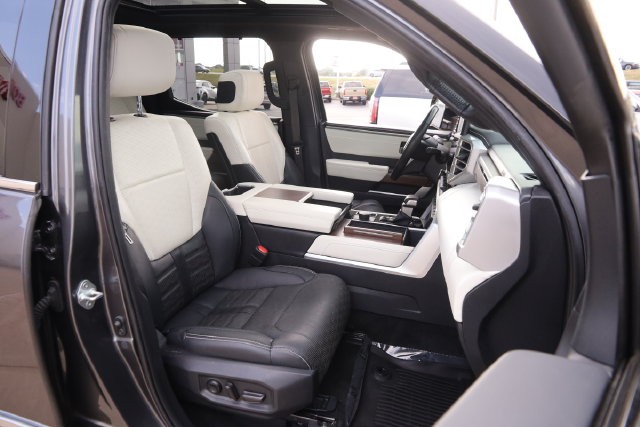Toyota Tundra 4WD Vehicle Image 30