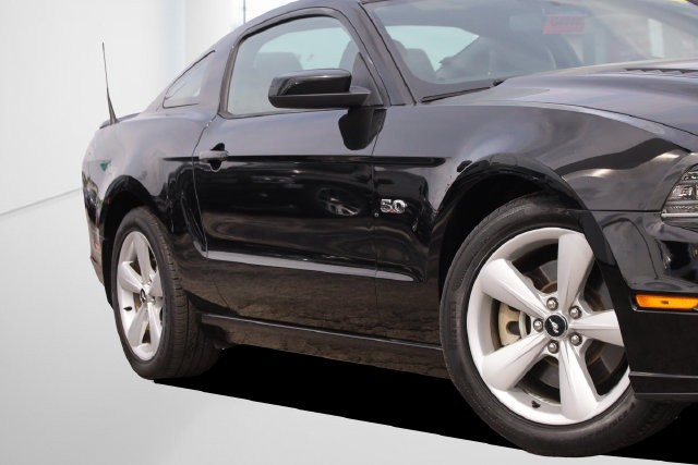 Ford Mustang Vehicle Image 03
