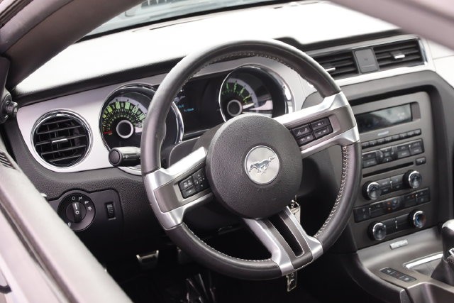 Ford Mustang Vehicle Image 10