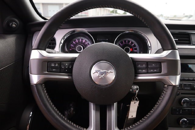 Ford Mustang Vehicle Image 12