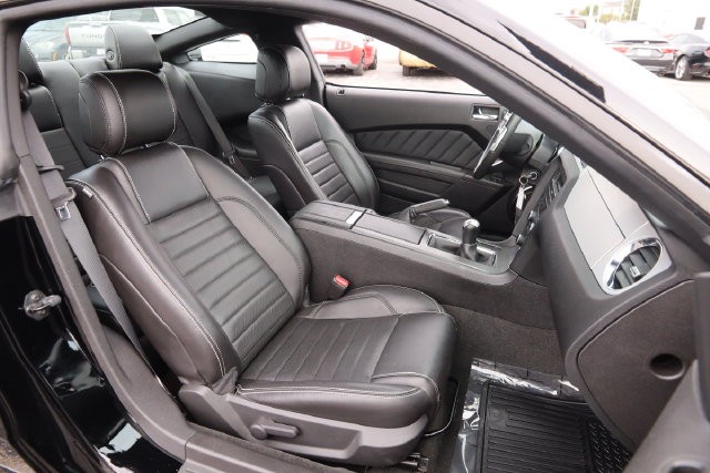 Ford Mustang Vehicle Image 24