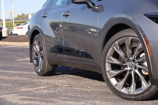 Toyota Crown Vehicle Image 03