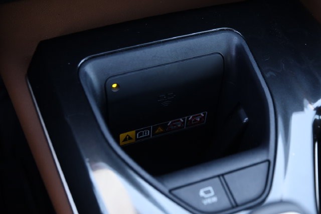 Toyota Crown Vehicle Image 19