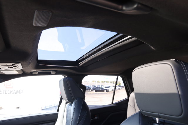 Toyota 4Runner Vehicle Image 09