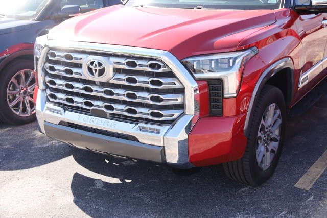 Toyota Tundra 4WD Vehicle Image 05