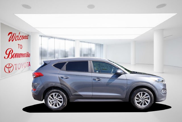 Hyundai Tucson Vehicle Image 04