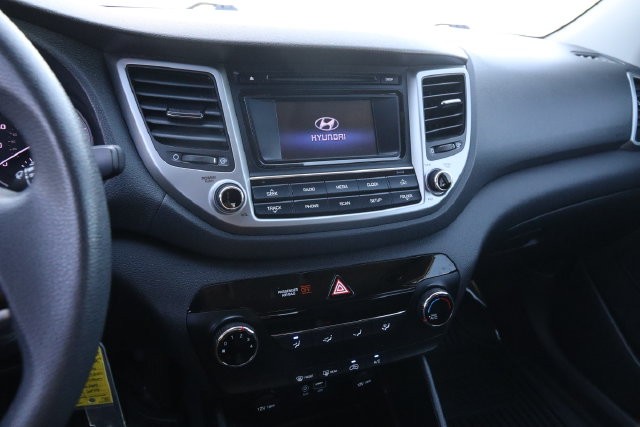 Hyundai Tucson Vehicle Image 13