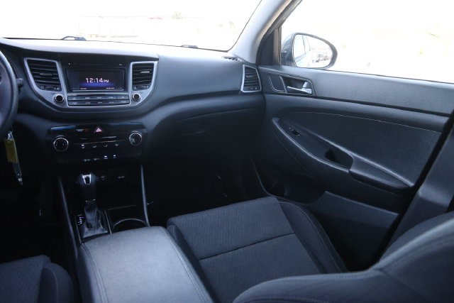 Hyundai Tucson Vehicle Image 24