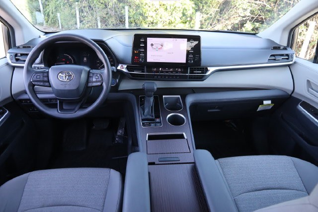 Toyota Sienna Vehicle Full-screen Gallery Image 21