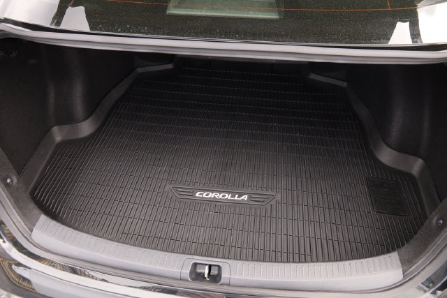 Toyota Corolla Vehicle Full-screen Gallery Image 7