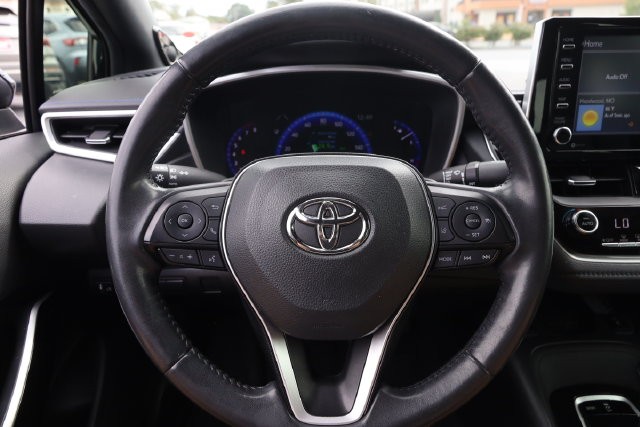 Toyota Corolla Vehicle Full-screen Gallery Image 11