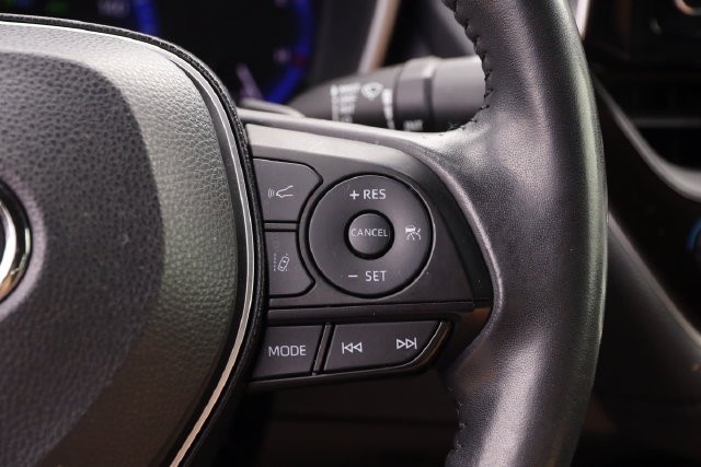 Toyota Corolla Vehicle Full-screen Gallery Image 13