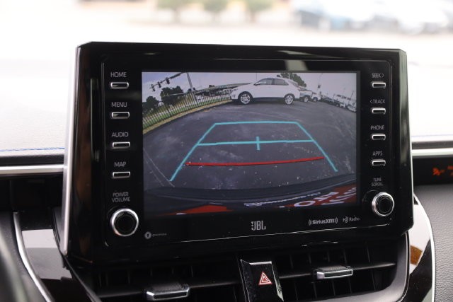 Toyota Corolla Vehicle Full-screen Gallery Image 18