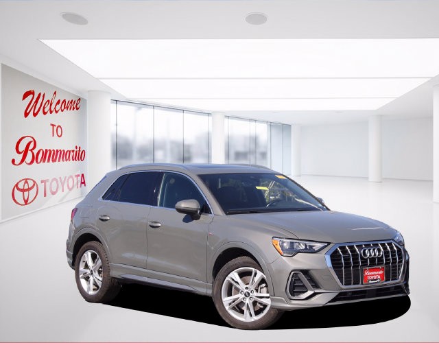 Audi Q3 Vehicle Image 02