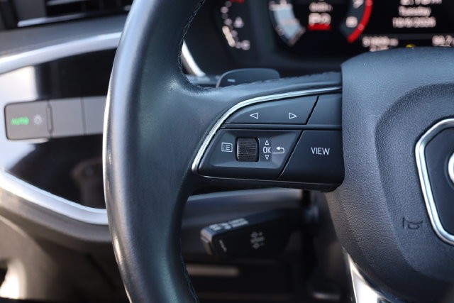 Audi Q3 Vehicle Image 10
