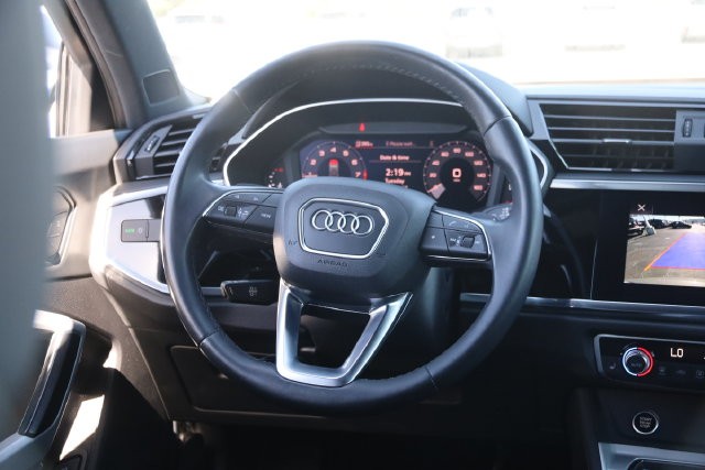 Audi Q3 Vehicle Image 15